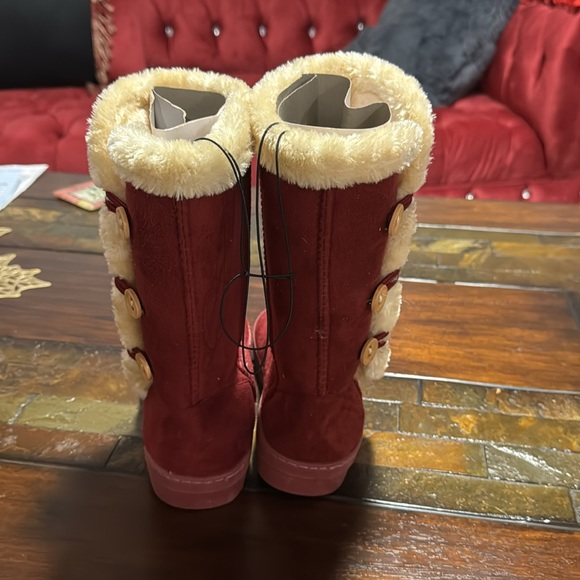 Burgundy & Cream hugs boost with side buttons - Picture 5 of 8